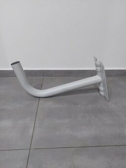 40 cm, 40 ks, konzola na satelitnú parabolu.