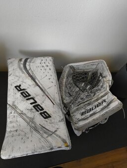 Hokejová brankárska lapačka a vyrážačka Bauer