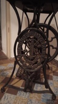 Singer šijací stroj starožitný