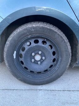 Zimné pneu 205/55R16 na plechových diskoch