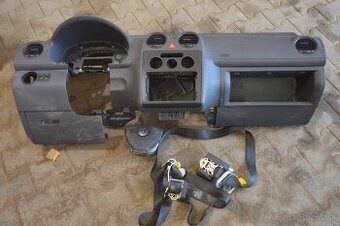 Predám kompletnú palubnú dosku Volkswagen Caddy