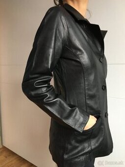 Predam lacno kabat 100% koža Čierna farba v 38-40, Taliansko