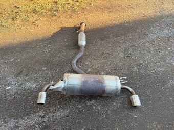 Toyota GR Yaris zadný diel vyfuku.