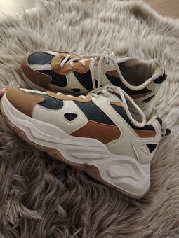 Dámske tenisky, veľkosť 38