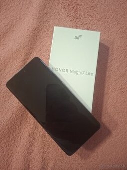 Predám Honor Magic7 Lite v dobrom stave. Telefón je výkonný,