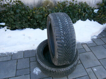 Predám 2x zimné pneu TOYO TIRES 215/55 R17 98WXL