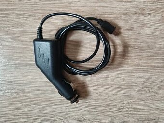 Mini USB autonabíjačka