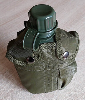 Vojenská fľaša na vodu