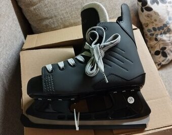 Korčule na ľad veľ.35