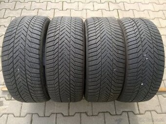 Zimne pneu. Esa Tecar 225/45 r17
