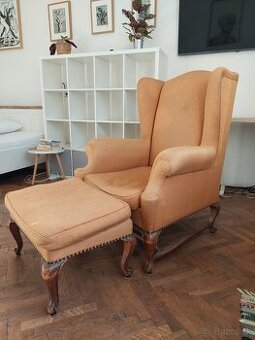 Nadherne historicke kreslo s podnozkou