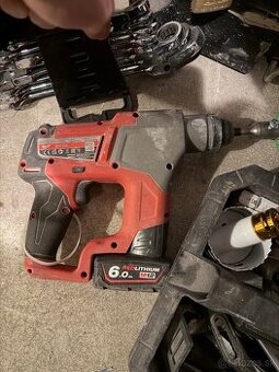 Milwaukee m12 vŕtačka/priklepova vrtacka