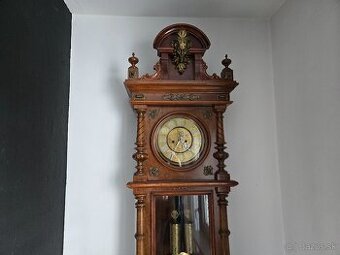 Starožitné neorenesančné veľké nástenné hodiny