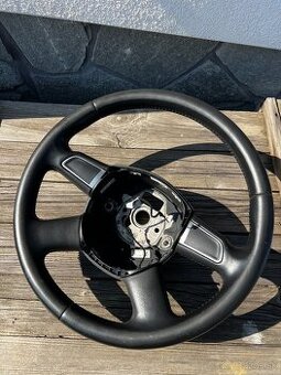 Audi 4-ramenný volant