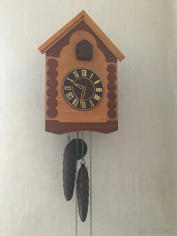 Kukučkove hodiny drevo