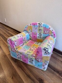 Goldea detské molitanové kresielko so snímateľným poťahom -