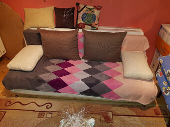 Predám Krémovú Pohovku.