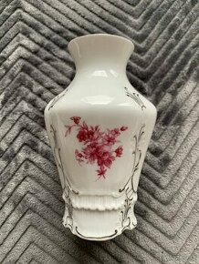 Zdobená a značená porcelánová váza Royal Dux, 1960