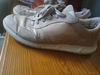 Ruzove lahke tenisky Tamaris vel.40