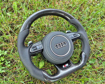 RS AUDI VYHRIEVANY KARBONOVY VOLANT S RS PADLAMI