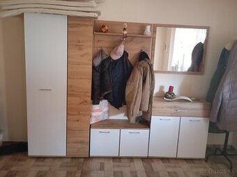 Predsienovy nábytok