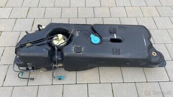 Peugeot Partner palivová nádrž