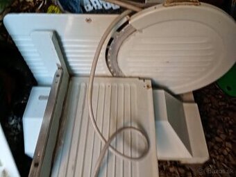 Elektrický krájač