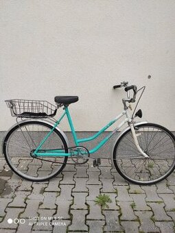 Ponúkam tieto 2 dámske bicykle