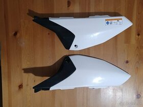 Prodám originál postranní kryty na Yamaha YZ 65