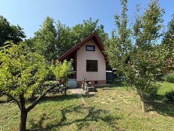 Kvalitná murovaná  chatka v Šali pri rieke Váh