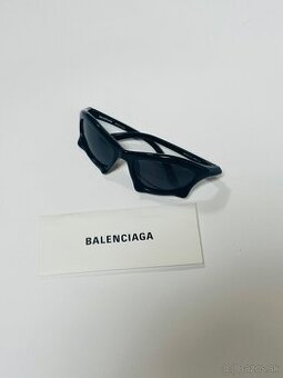 Balenciaga “Cat sunglasses”