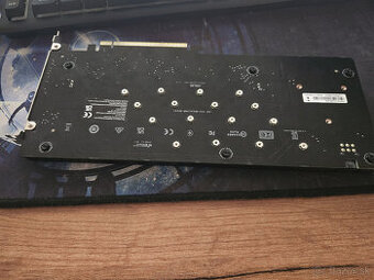 ASUS Hyper M.2×16 Gen5 Card