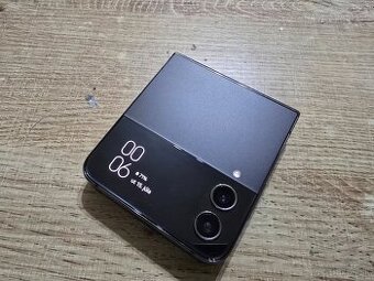 Samsung flip 4 plnefunckny v super stave ma len jemne znamky