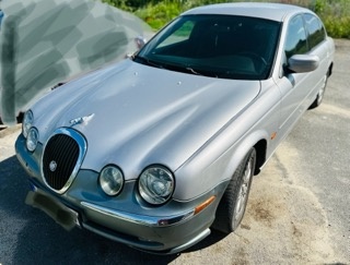 Jaguár s tipa trojliter benzín