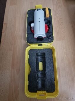Nivelak LEICA NA720