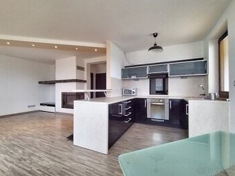 VÝHODNÁ KÚPA - SAMOSTATNÝ RODINNÝ DOM S GARÁŽOU - 1