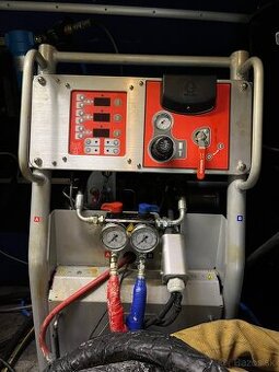 Striekacie zariadenie na PUR penu,Graco