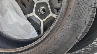 Predám Letné gumy goodyear 195/60 r18