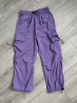 Predám fialové voľné nohavice "kapsáče"