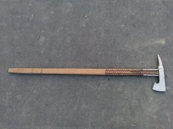 Predám starožitná hasičská sekera