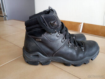 Panske kozene outdoorove topanky LICO.