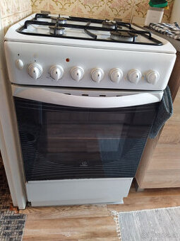 Predám kombinovaý sporák Indesit