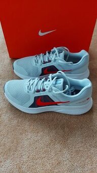 Čisto nové, nenosené tenisky Nike, veľkosť: 42,5