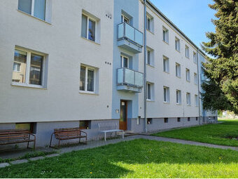 3 IZBOVÝ TEHLOVÝ BYT s BALKÓNOM +GARÁŽ -BREZOVÁ p.B. VOĽNÝ