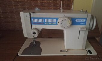 VERITAS RUBINA- šijací stroj so stolom