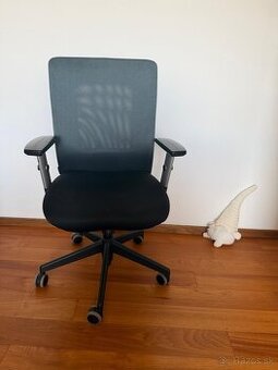 Kancelárska stolička ergonomická