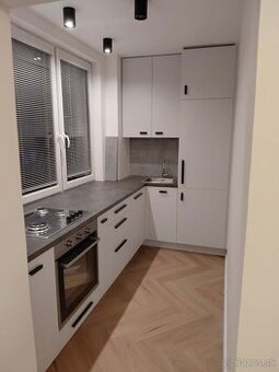 Prenájom novozrekonštruovaného 3-izbového bytu pri Galéria