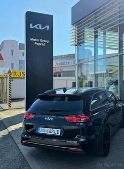 KIA Ceed SW  BENZÍN / 17 900km / Rok 2024