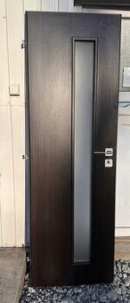 Hnedé dvere s mliečnym sklom 60 pravé