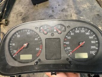 Golf IV budiky